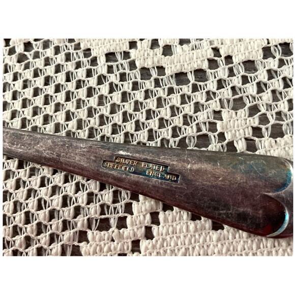 3 PCs Silver Plate 2 Relish / Condiment Spoons 1 Spoon Fork Tongs - Picture 4 of 5